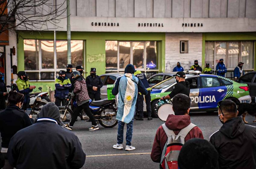  La policía bonaerense continúa con las protestas