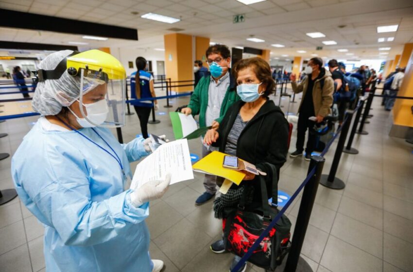  Estados Unidos exigirá prueba PCR a viajeros internacionales