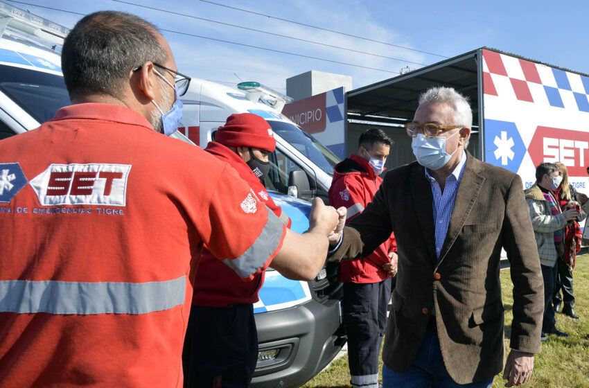  Benavídez: el intendente Julio Zamora presentó nuevos móviles y una base operativa del Sistema de Emergencias Tigre